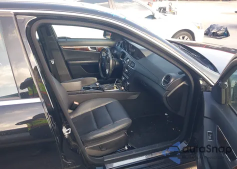 2013 Mercedes-Benz C 250 Luxury/Sport from USA, damaged, VIN WDDGF4HB7DR276127